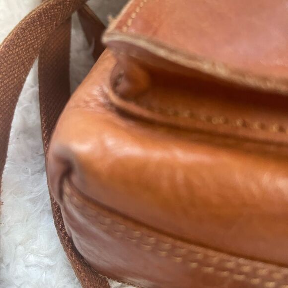 Spikes &Sparrow leather tan convertible shoulder/crossbody antique tone hardware - Picture 15 of 16